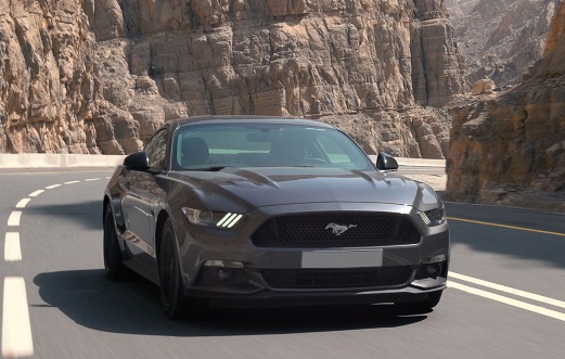 دراسة فورد: قيادة سيارة رياضية تمثل أكثر النشاطات متعة ضمن الروتين اليومي